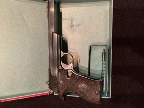 Se vende una clásica del siglo pasado con rendimientos en precisión de este. 
Esta pistola funciona con 01