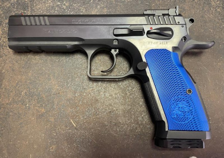 Vendo una magnífica Tanfoglio Stock-III.
Impecable, pocos tiros, recién afinada con piezas Eemann Tech. 02