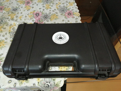 Vendo por no usar ANSCHUTZ, en perfecto estado, con 3 botellas.
El arma se vende con o sin la empuñadura 01
