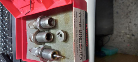 vendo hornady die 44-40 winchester
precio 50 € + 8 € portes correos
apenas uso 00