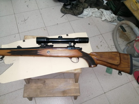 Hola a to2, vendo rifle Sako de cerrojo calibre 300wm, lleva  bases/monturas Shuler y visor Zeiss de 1,5 21