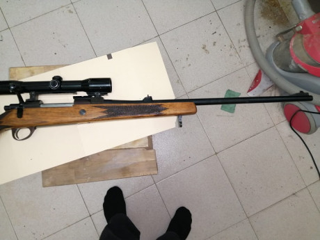 Hola a to2, vendo rifle Sako de cerrojo calibre 300wm, lleva  bases/monturas Shuler y visor Zeiss de 1,5 20