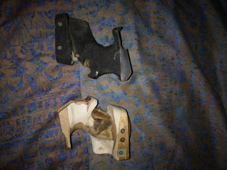 Pues eso se venden dos cachas están modificadas con pasta de madera para mi, me falta la primera falange 00