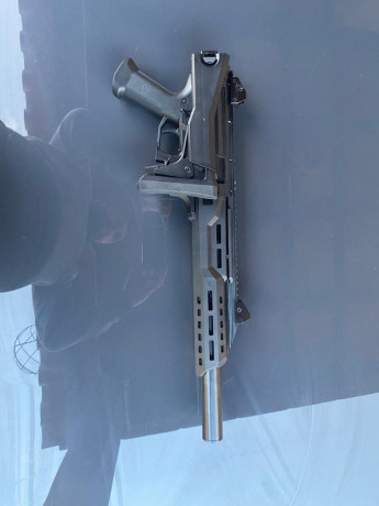 Vendo carabina 9mm  CZ Scorpion Evo 3  (la del falso silenciador) guiada en D con menos de 100 disparos, 00