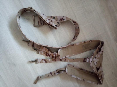 Vendo conjunto de ceñidor (usado pero sin marcas de importancia) y trinchas (a estrenar) españolas, color 00