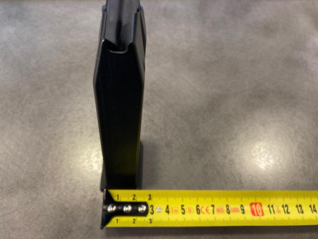 Vendo dos cargadores para la Sig Sauer P226 de la marca Mec-Gar, totalmente nuevos. Uno de ellos lo abrí 41