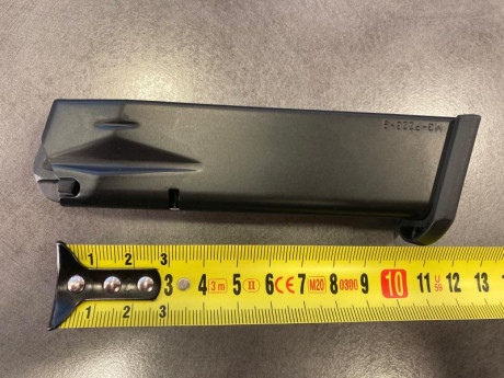 Vendo dos cargadores para la Sig Sauer P226 de la marca Mec-Gar, totalmente nuevos. Uno de ellos lo abrí 40