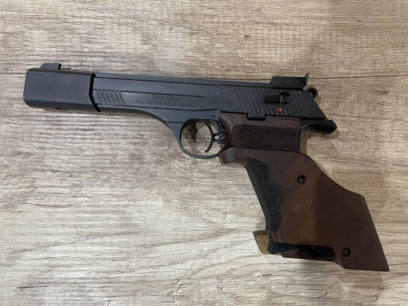 Muy buenas por dejar la afición pongo a la venta una pistola de precisión erma del 22 lr  agrupa muy bien 00