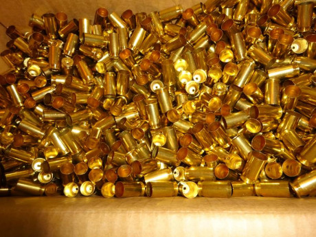 Vendo Mil vainas Nuevas Marca Remington del calibre .45 ACP.

Van en 4 bolsas zip con 250 vainas cada 00