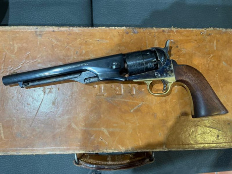 Pongo a la venta un revolver pietta del 44 por dejar la afición , no me interesan cambios, el arma esta 01