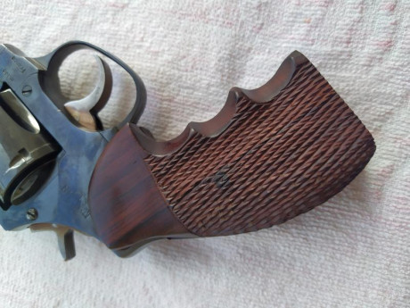   VENDIDO   Cargador original HK para USP STANDARD, aunque también vale para el modelo Compact, estado 132