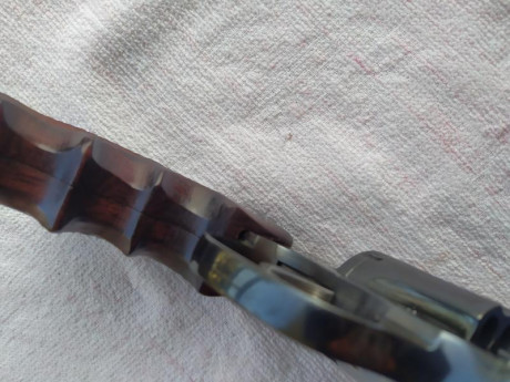   VENDIDO   Cargador original HK para USP STANDARD, aunque también vale para el modelo Compact, estado 142