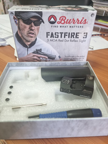  * Se venden prismáticos steiner skyhawk pro 10x42, estado impecable (sin usar) ni el mas mínimo roce 01