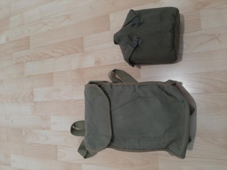 Buenas compañeros, vendo mascara antigas y cantimplora del ejército español de los años 80, la cantimplora 01