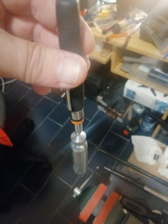 Pues me he comprado una pistola de co2 y la he tenido varios dias con la bombona puesta hasta que he agotado 70
