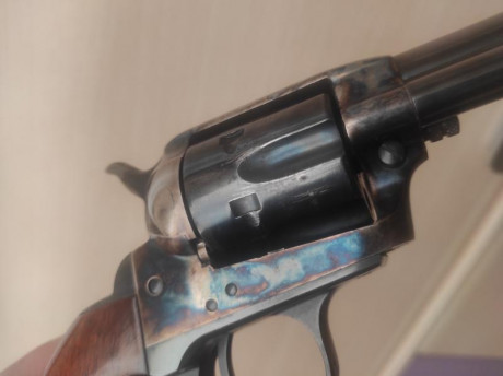 -Hola
pongo a la venta estos dos revolver, un Aldo Uberti Stallion 22LR (ESTRENADO) y un Pietta 45 LC 00