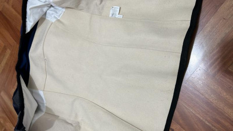 Se vende chaqueta marca Gehman a estrenar talla 54 para tiro de carabina o fusil. El precio es 60 euros 11