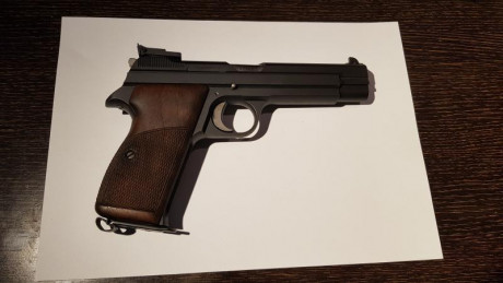 Hola, vendo SIG Suiza, no es la Sig Sauer alemana que por cierto ya no se fábrica allí, ni la americana
Que 01