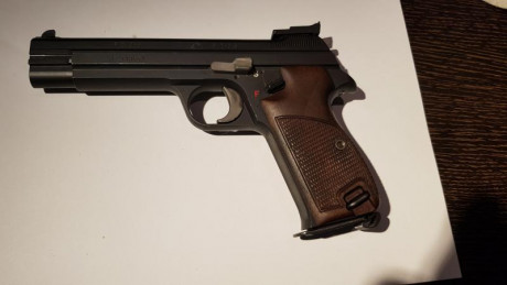 Hola, vendo SIG Suiza, no es la Sig Sauer alemana que por cierto ya no se fábrica allí, ni la americana
Que 00