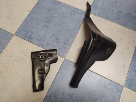 Se venden dos fundas para las pistolas Astra 300 y Astra 400 en bastante bien estado la de la 300 ,la 00