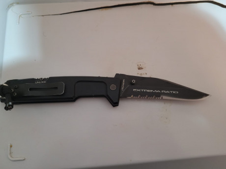 Un amigo vende este tanque de navaja, la Extrema Ratio MPC, de fábrica no cortaba y se reafiló, no tiene 01