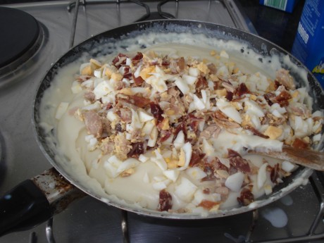 Queridos amigos: ante las expectación :8 causada por el desayuno que me he pegado esta mañana, el cual 161