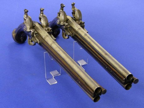 Voy a colocar unas fotos de un arma larga alemana de llave de mecha del siglo XVI. 101