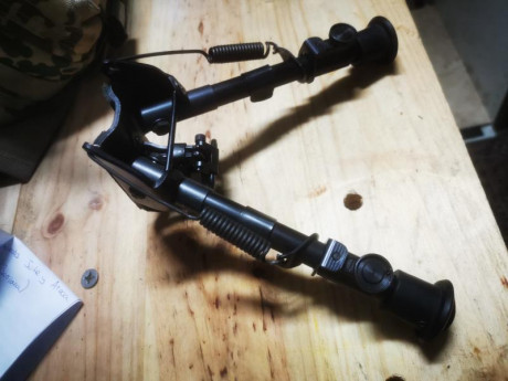 Se vende bipode harris. Es el mismo de la foto. Está en perfecto estado.

Se vende por   50,00  €+ Gastos 01