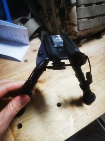 Se vende bipode harris. Es el mismo de la foto. Está en perfecto estado.

Se vende por   50,00  €+ Gastos 00