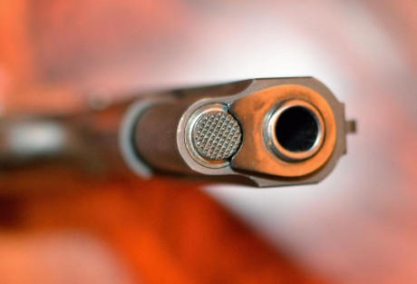 hola pongo a la venta mi COLT 1911 Gold Cup National Match MID RANGE del calibre 38 WC, que es la pistola 10