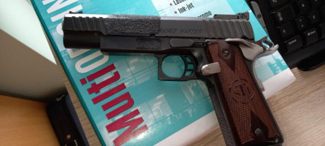 Vendo por exceso de cupo. En muy buen estado.
Preparada para IPSC CLASSIC.
1 CARGADOR DE 10 DISPAROS
Maletin 122
