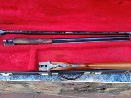 Se vende escopeta paralela marca setter,de dos y una,71 de cañón, expulsora, válvula de gases,estado muy 01