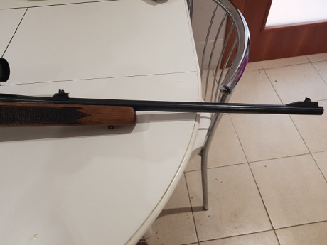 Hola a to2, vendo rifle Sako de cerrojo calibre 300wm, lleva  bases/monturas Shuler y visor Zeiss de 1,5 50