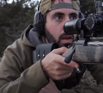 Hola a todos.

He visto por internet que hay gente que tiene esto es sus rifles. Sabéis si tiene nombre 01