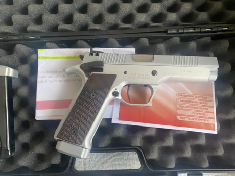 Despues de recibir el arma de  Ibergrips  revisada y ajustada 
se realizaron unas cuantas pruebas y el 10