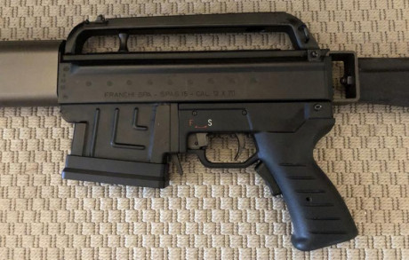 Se vende una escopeta militar táctica estilo asalto de marca FRANCHI, modelo SPAS-15.
Escopeta calibre 10