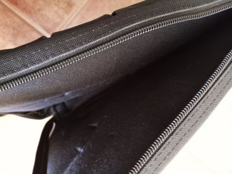 Vendo funda Uncle Mikes para subfusil, prácticamente nueva, puesta en casa por mensajería por 25€



Tengo 00