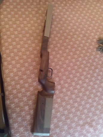 Culata para BR Anschutz 2 tornillos 1813,1913 y match 54 en Nogal,carrillera desplazable en altura,,,de 00