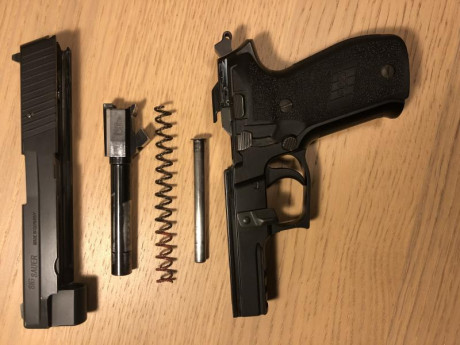 Marca: Sig Sauer
Modelo: P226 AL SO BT (con rail Picatinny) 
Calibre: 9mm Parab
Ciudad donde se encuentra 00