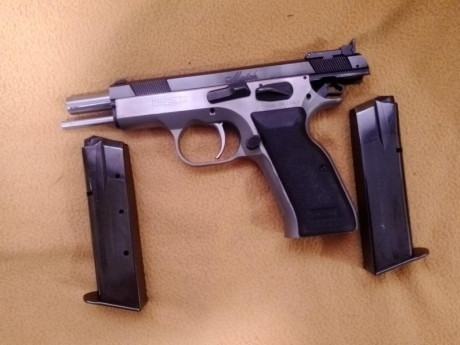 Vendo pistola Tanfoglio modelo P.19 Match. 9 m.m.p. 2 cargadores, disparador afinado por armero; cañón 01