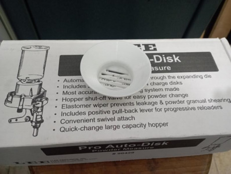 Dosificador Lee Pro auto disk, usado pero estado muy bueno, cuatro discos, accionamiento por cadeneta 00
