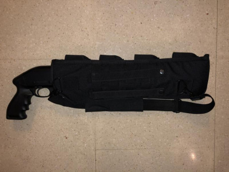 Se vende una escopeta ultra compacta de marca FABARM, modelo MARTIAL ULTRASHORT.
Calibre 12, Largo de 02