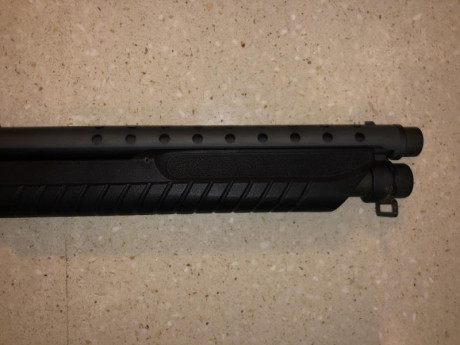 Se vende una escopeta ultra compacta de marca FABARM, modelo MARTIAL ULTRASHORT.
Calibre 12, Largo de 11