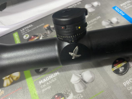 Buenas compañeros, se vende visor Swarovski V6 retícula iluminada 1.7-10x42 y torreta balística.
El visor 00