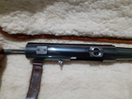 Buenos dias a todos.
A ver si me podeis ayudar y decirme que bases son estas que lleva mi benelli 121 01