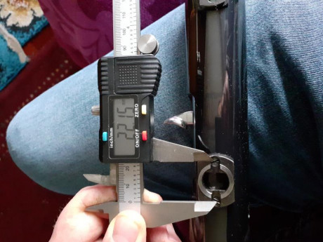 Buenos dias a todos.
A ver si me podeis ayudar y decirme que bases son estas que lleva mi benelli 121 12