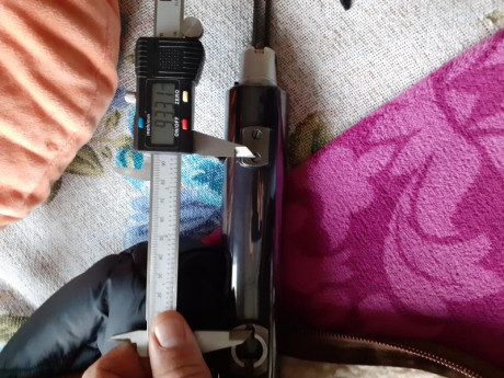 Buenos dias a todos.
A ver si me podeis ayudar y decirme que bases son estas que lleva mi benelli 121 10