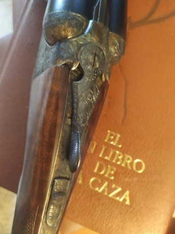 Aya XXV, calibre 12, expulsora, tres y una estrella, cañón de 63.5 cm, solista Churchill etc...
Precio 02