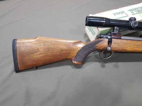 Hola a to2, vendo rifle Sako de cerrojo calibre 300wm, lleva  bases/monturas Shuler y visor Zeiss de 1,5 81