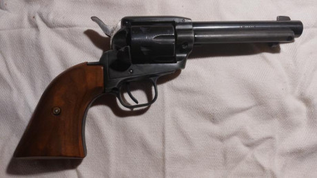 pongo a la venta este revolver del cal. 22
muy preciso pero necesito hueco para otra pieza
275 euros mas 00